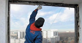Демонтаж остекления балкона в Коврове - цена от 580 руб. - Сварной-Квр
